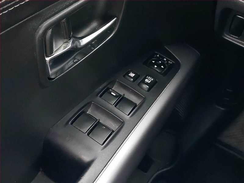 Mitsubishi Outlander (2011) 2.2 DI-D, 4X4, 7 míst - fotka 18 z 21