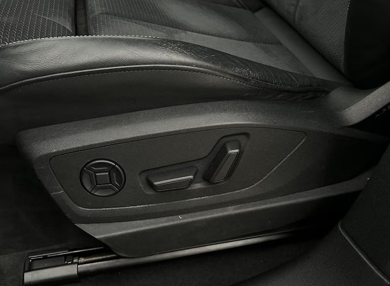 Audi Q8 e-tron 55 Q 360k Matrix Vzduch Pano - fotka 12 z 35