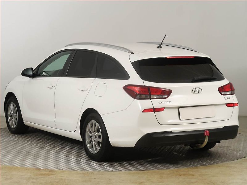 Hyundai i30 (2018) 1.4 T-GDI, ČR,1.maj - fotka 4 z 16