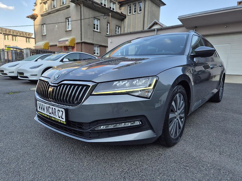 Škoda Superb Combi 2,0TDi DSG 110kw 17ALU - fotka 43 z 44