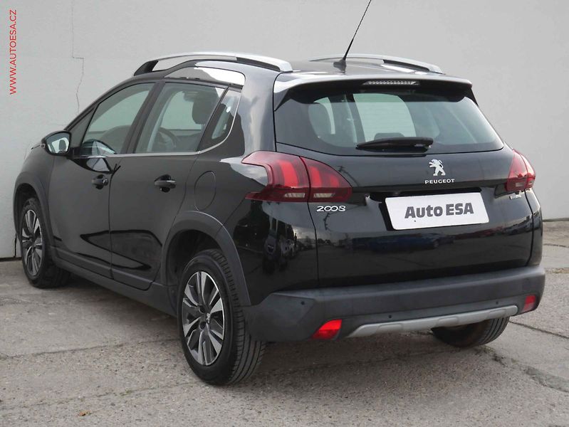 Peugeot 2008 (2016) 1.2 PT, AT, autoAC - fotka 4 z 19