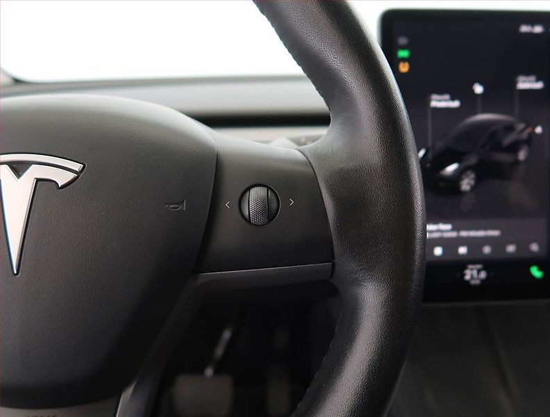 Tesla Model Y (2023) RWD LFP 60kWh, SoH 93% - fotka 16 z 32