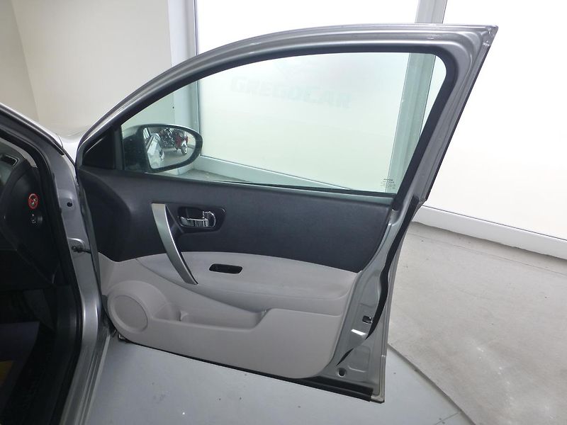 Nissan Qashqai (2008) 1,5DCI*DIGI*ALU*PANORAMA - fotka 18 z 25
