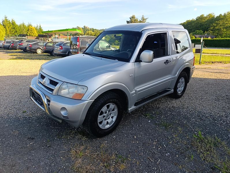 Mitsubishi Pajero (2003) 3.2 DID GLX A/T - fotka 1 z 12