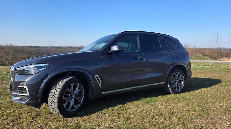 BMW X5 (2019) 3.0 /195kW - fotka 3 z 20