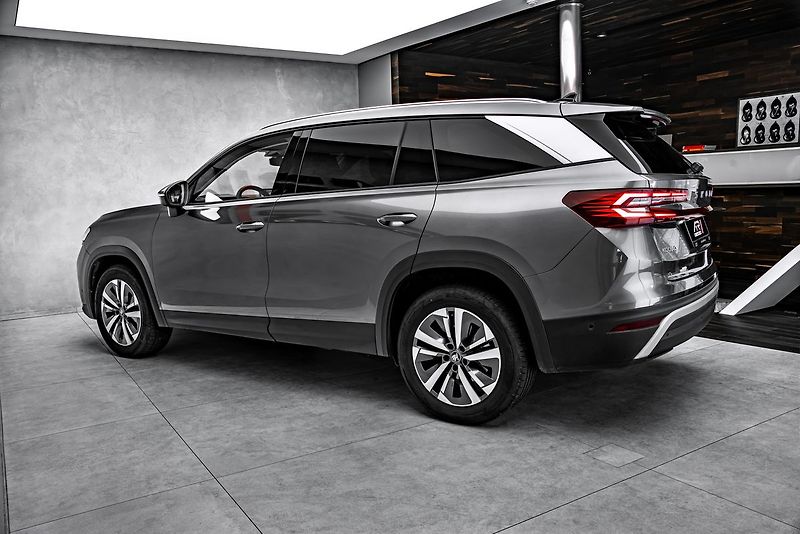 Škoda Kodiaq 2,0TDI DSG 4x4 Excl Sel Masáže - fotka 7 z 23