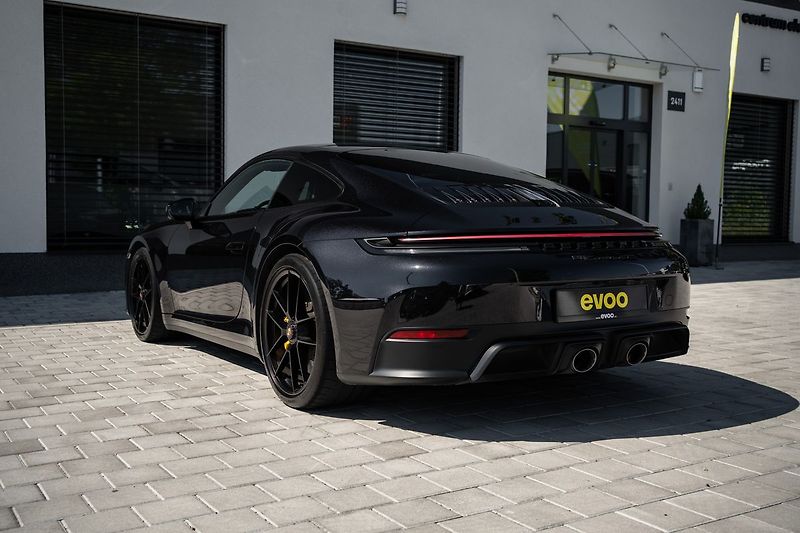 Porsche 911 Carrera GTS Coupe - fotka 5 z 28