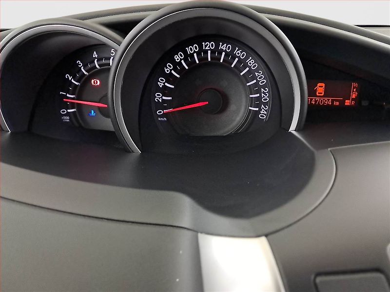 Toyota Verso (2013) 2.0 D-4D, 7 míst, Navi - fotka 11 z 19