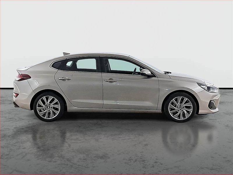 Hyundai i30 (2018) 1.0 T-GDI, Navi, Tempomat - fotka 6 z 21