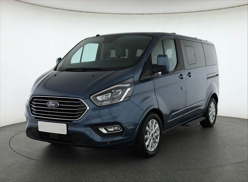 Ford Tourneo Custom (2018) Titanium 2.0 EcoBlue, ČR - fotka 2 z 21