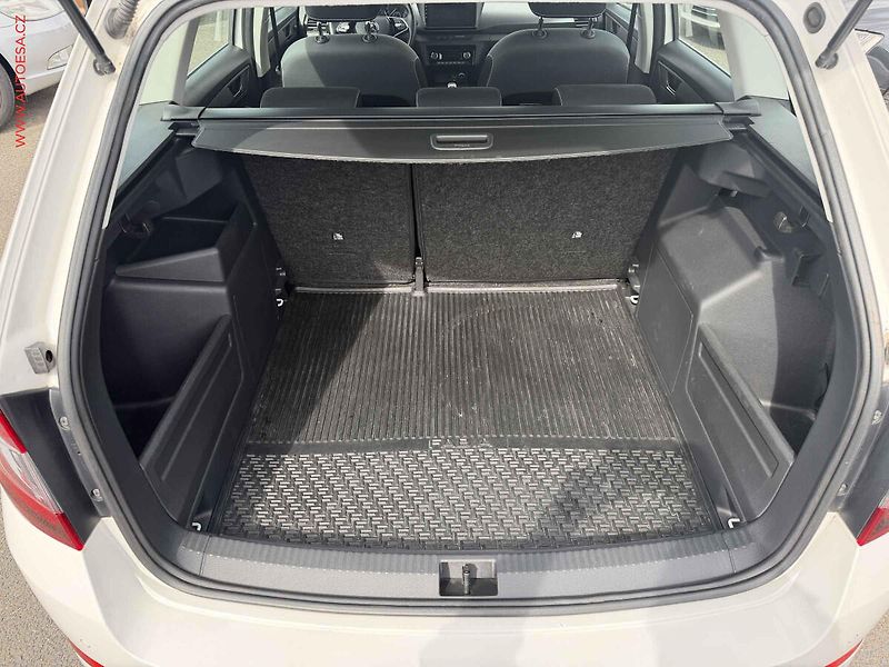 Škoda Fabia (2020) 1.0 TSi, 2.maj,ČR, Style - fotka 7 z 16