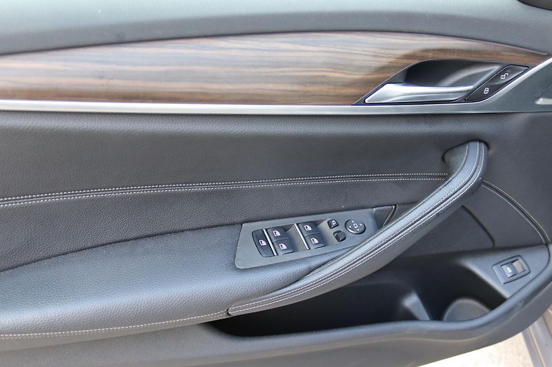 BMW Řada 5 520D XDRIVE SPORT LINE G30  - fotka 20 z 50