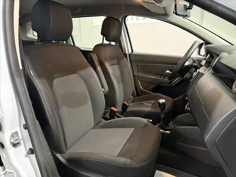 Dacia Duster 1,0   TCe REZERVACE - fotka 25 z 33