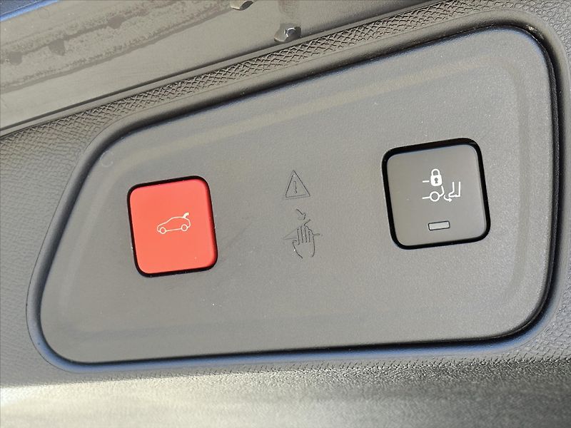 Peugeot 3008 GT 1,6 PureTech 133kW Automat - fotka 9 z 32