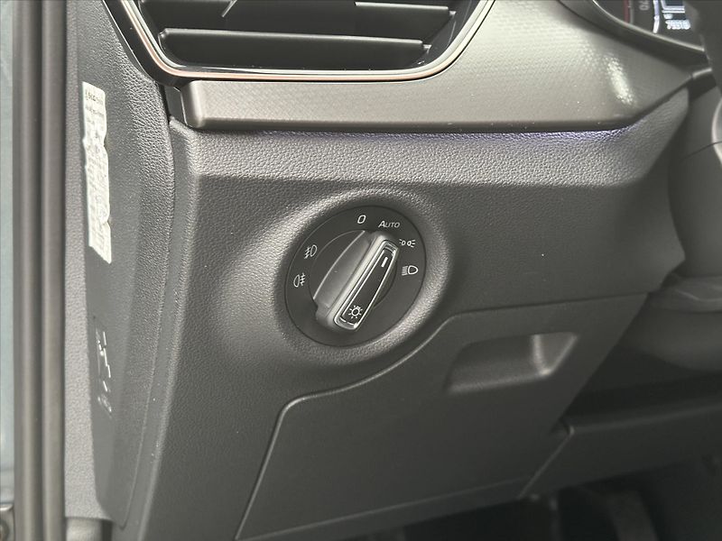 Škoda Kamiq 1.0 TSI 81kW Style CZ - fotka 18 z 34