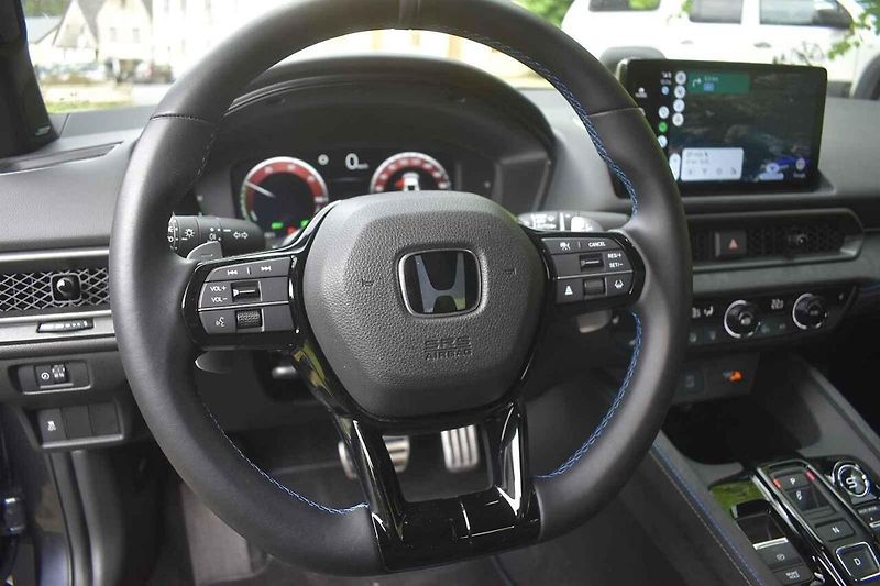 Na volných zatáčkovitých silnicích je Honda Prelude jako doma.
