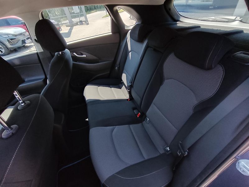 Hyundai i30 1.0 T-GDI - fotka 18 z 22