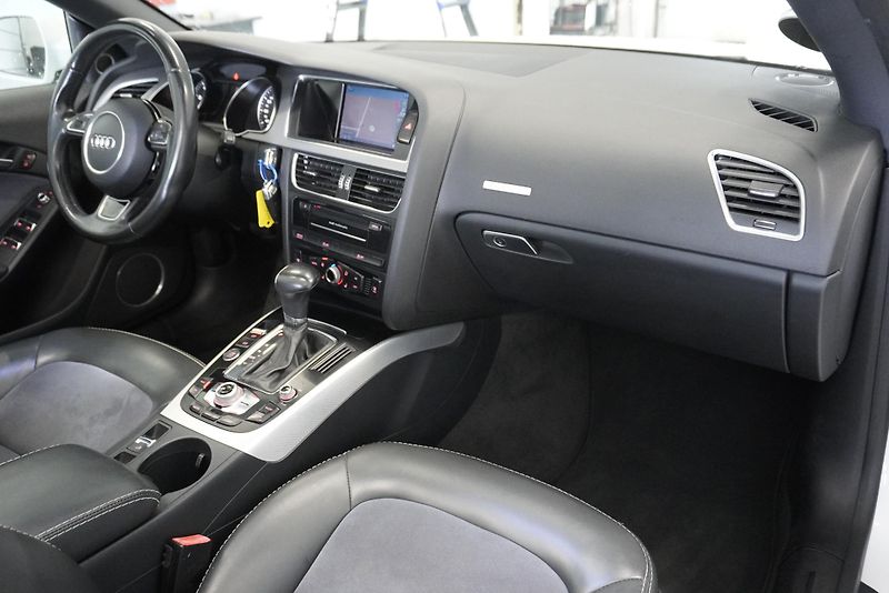 Audi A5 2.0 TFSI 155kW QUATTRO KABIRO - fotka 26 z 30