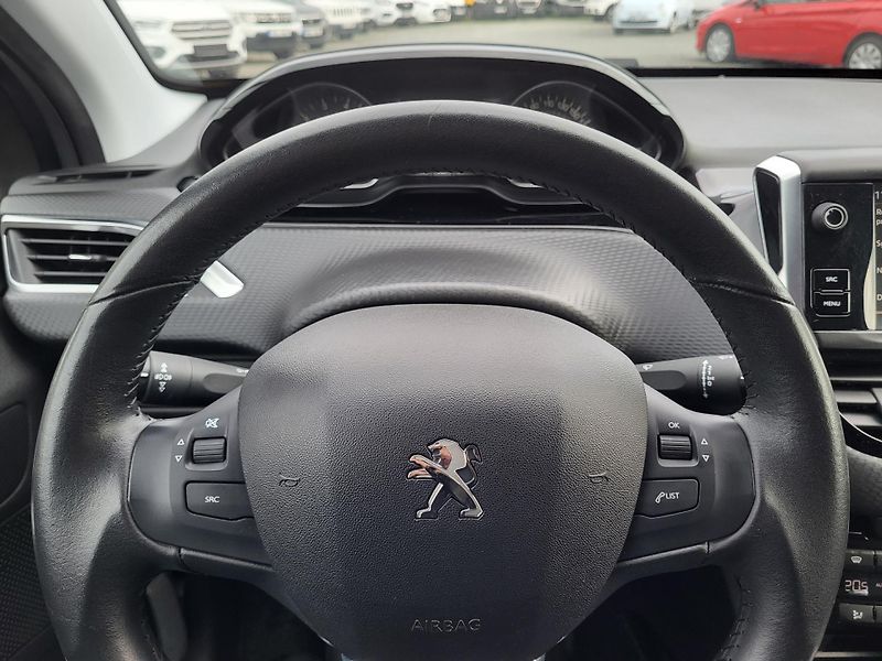 Peugeot 2008 ACTIVE 1.2 PureTech 110k S&S - fotka 10 z 39