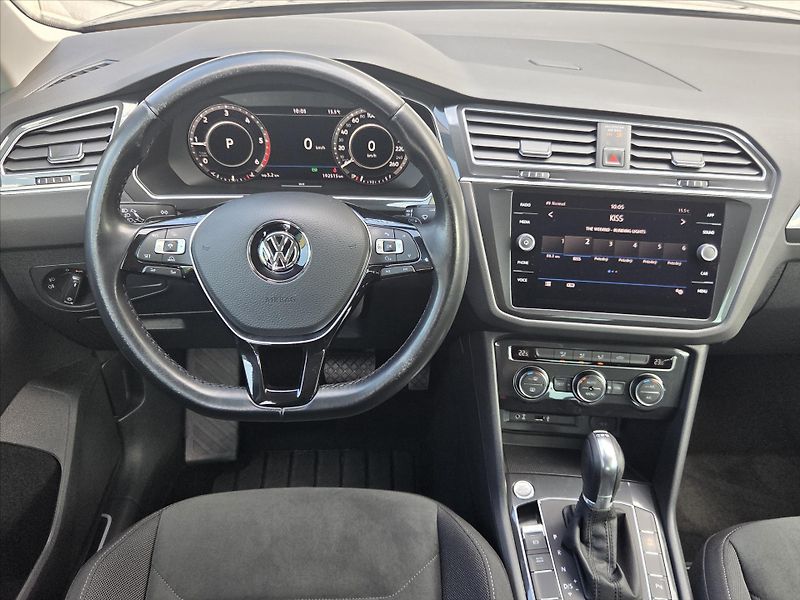 Volkswagen Tiguan 2,0 TDi 4x4 DSG Highline ČR 1. - fotka 13 z 21