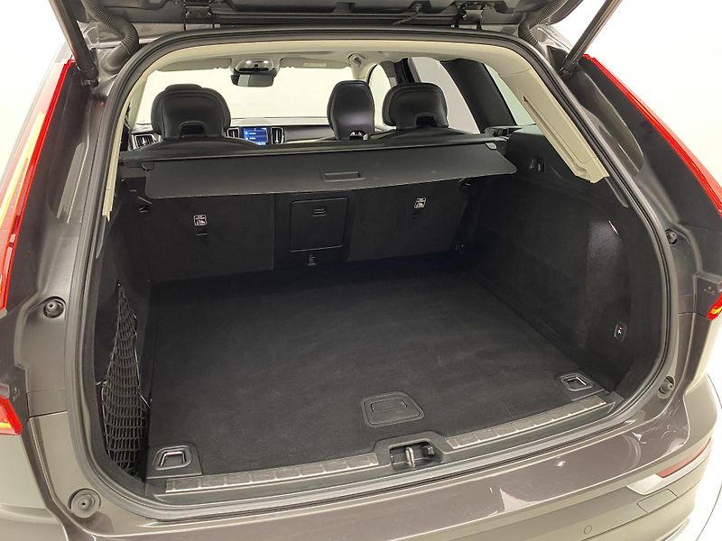 Volvo XC60 B4 AWD INSCRIPTION AUT  - fotka 6 z 50