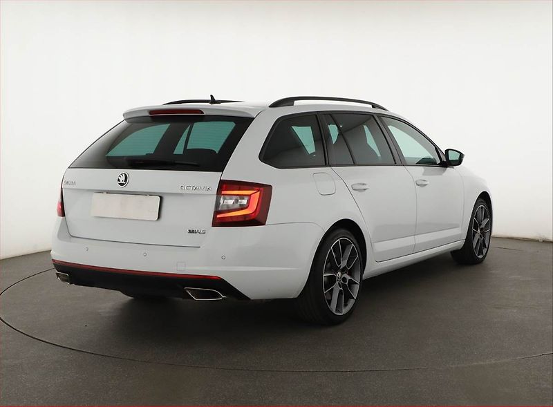 Škoda Octavia (2020) RS 2.0 TSI - fotka 5 z 21