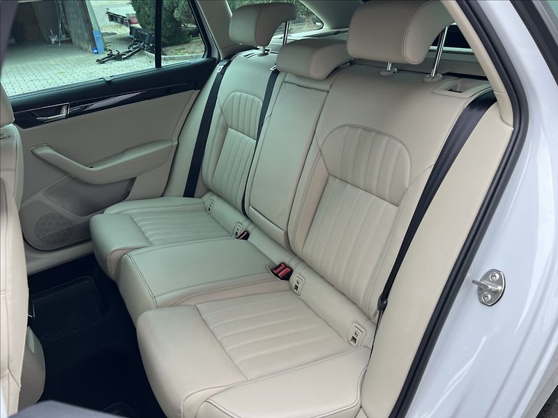 Škoda Superb 2,0 TDI 200HP L&K DSG 4X4 - fotka 11 z 40