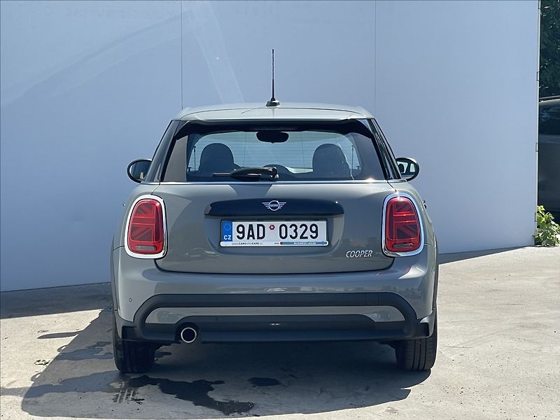 Mini Cooper 1,5 ACC+PDC - fotka 22 z 22