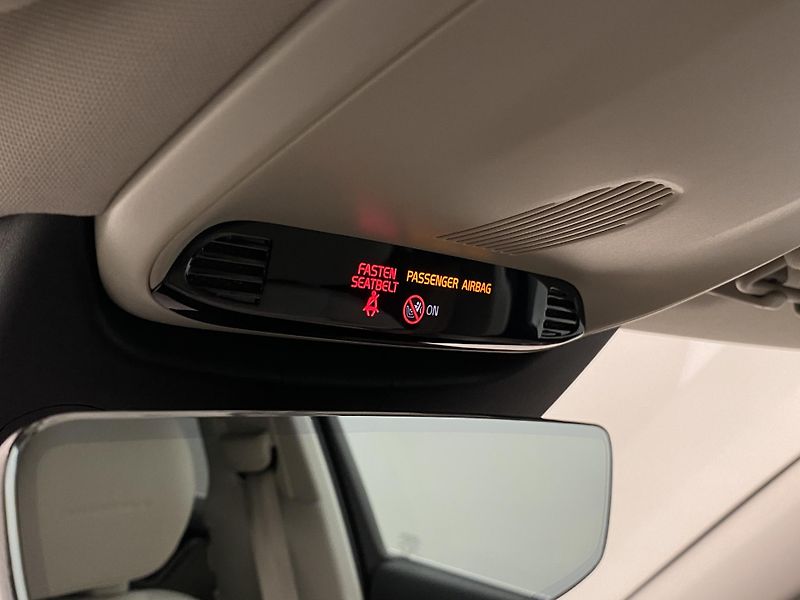 Volvo S90 T6 AWD   REZERVACE - fotka 28 z 40