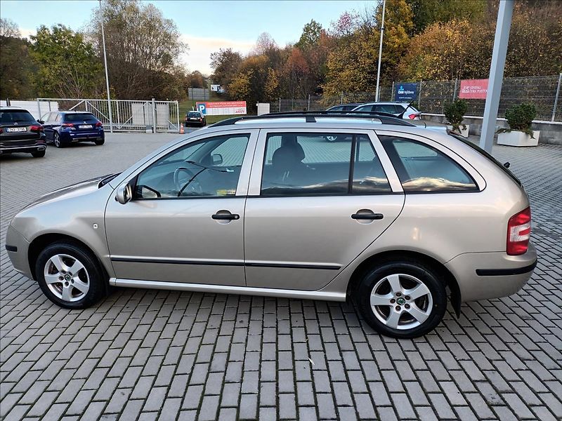 Škoda Fabia 1,4 16V,55KW,ČR,KLIMA,TEMPOMAT - fotka 8 z 35