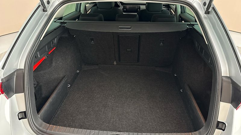 Škoda Octavia 2.0 TDI Ambition Combi - fotka 17 z 24