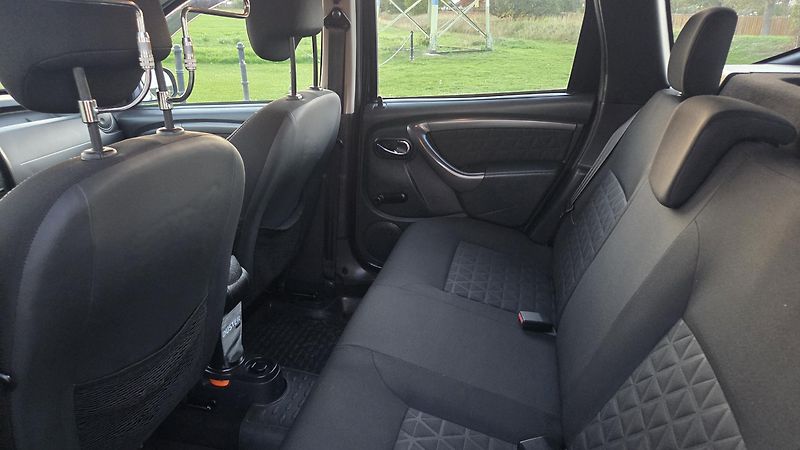 Dacia Duster (2013) 77 kW 1.6 16V 4x4 CZ, tazne - fotka 15 z 29