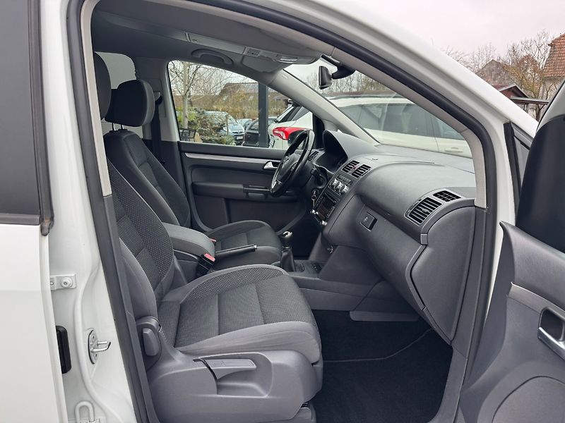 Volkswagen Touran (2014) Comfortline 1.6 TDI 77kW - fotka 24 z 29
