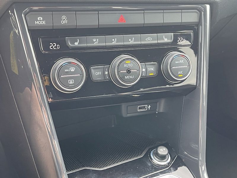 Volkswagen T-Roc (2018) 1.5 TSI 110 kW Highline Sport - fotka 12 z 31
