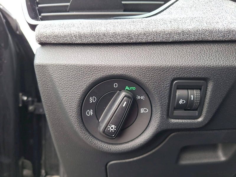 Škoda Kamiq (2024) 1.0 TSI / 85 kW / 6MP / Select - fotka 23 z 32