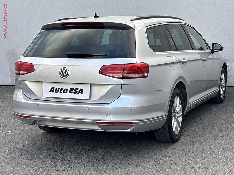 Volkswagen Passat (2018) 1.6 TDi, Comfortline, navi, - fotka 4 z 18