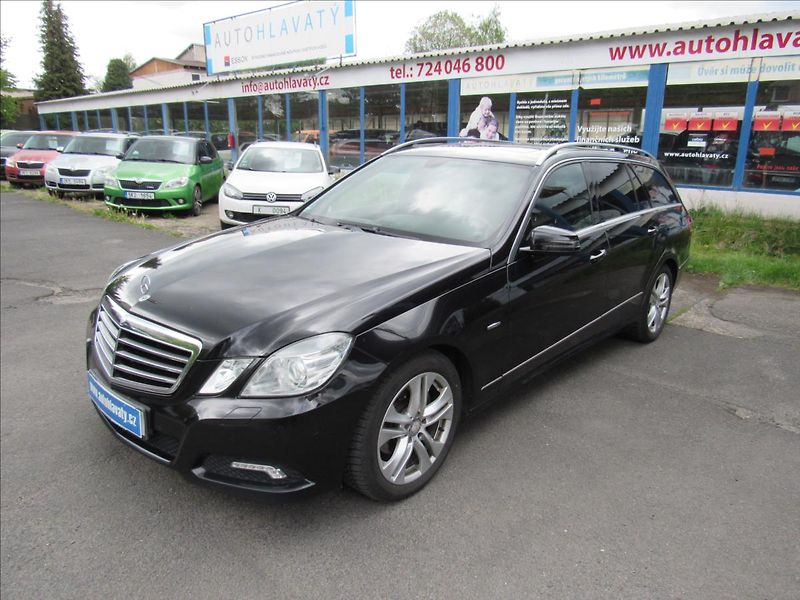 Mercedes-Benz Třídy E 2,1 E 220 CDI Avantgarde - fotka 1 z 32