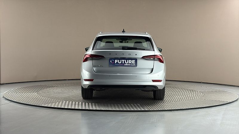 Škoda Octavia 2.0 TDI DSG Style Combi - fotka 5 z 25