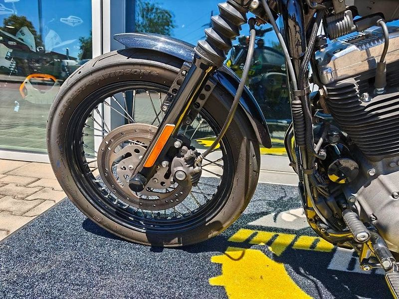 Harley-Davidson XL 1200N Sportster 1200 Nightster (2012) - fotka 10 z 19