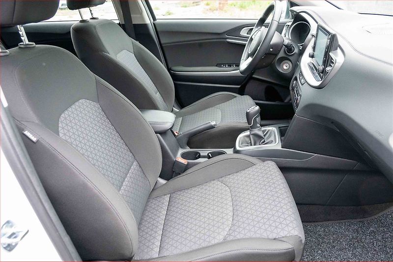 Kia Ceed (2023) Spin 1.0 T-GDI, SPIN, DPH - fotka 9 z 15