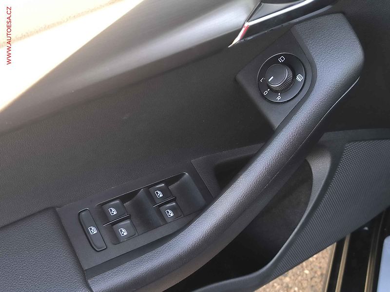 Škoda Octavia (2017) 1.4 TSi, Joy, bixenon - fotka 20 z 21