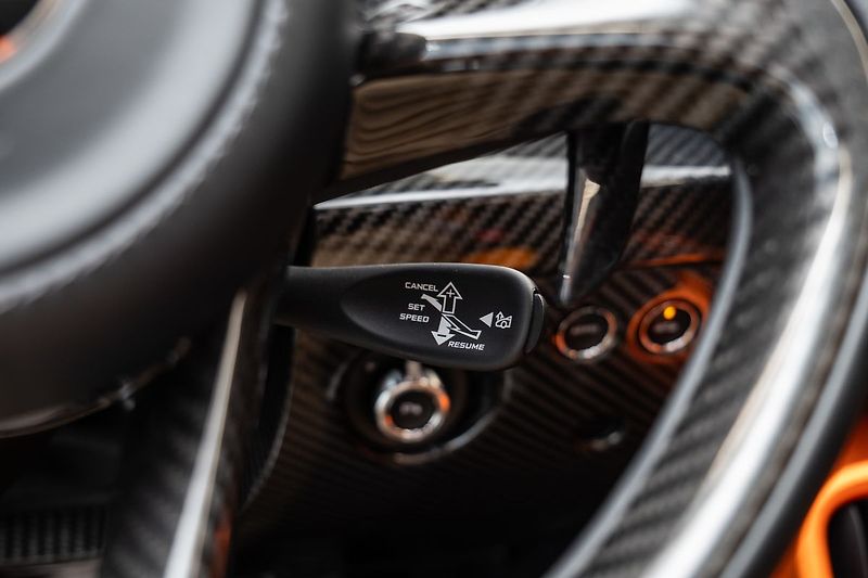 McLaren Ostatní One of 149/Lift/Karbon - fotka 20 z 31