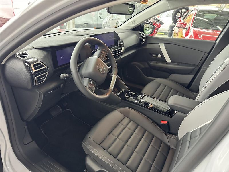Citroën C4 1,2   MAX Petrol 130k Automati - fotka 8 z 20