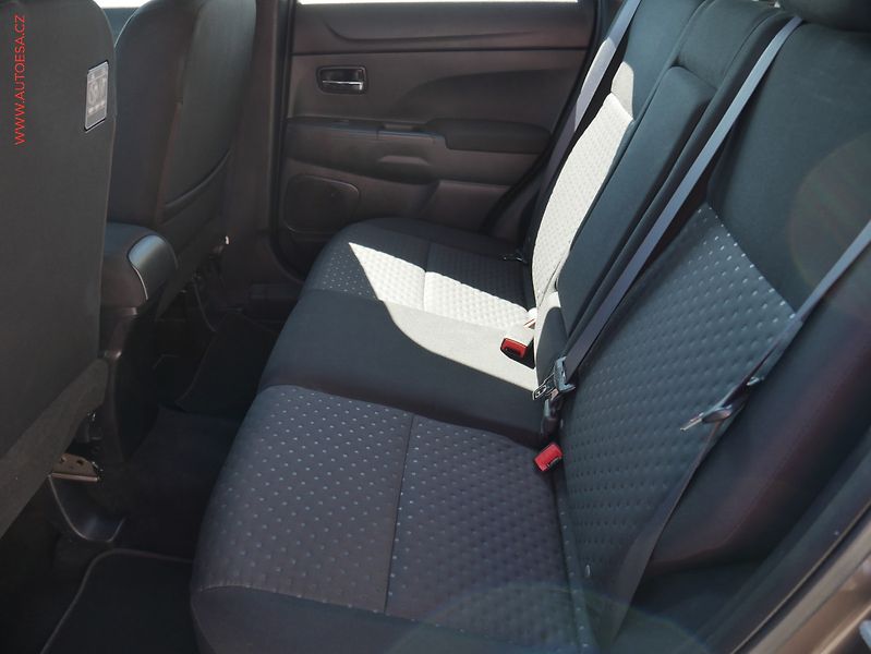 Mitsubishi ASX (2012) 1.6 MiVEC, ČR, AC, tažné - fotka 10 z 18