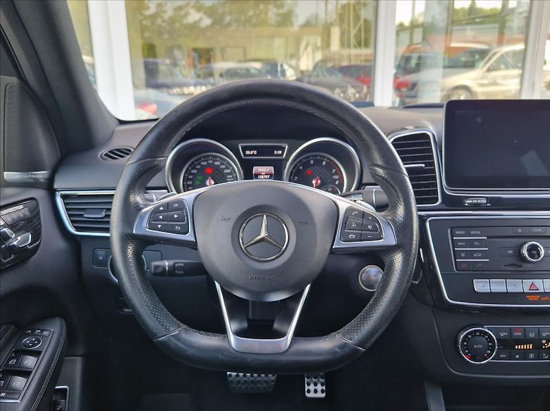 Mercedes-Benz GLE 3,0 i AMG 270kW 4MATIC PANORAM - fotka 21 z 50