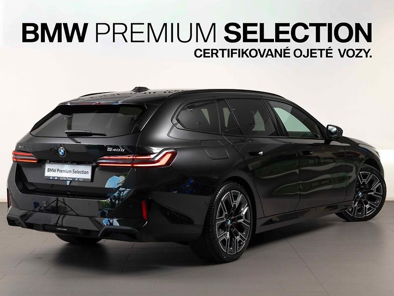 BMW Řada 5 540d xDrive Touring - fotka 5 z 20