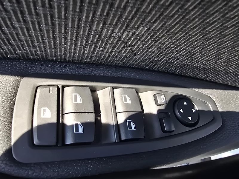 BMW X1 sDrive18d NAVI LED TOP STAV ČR - fotka 16 z 29