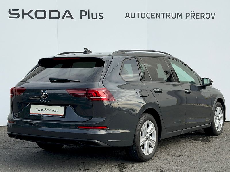 Volkswagen Golf (2024) 1.5 TSI 110kW Life - fotka 2 z 35