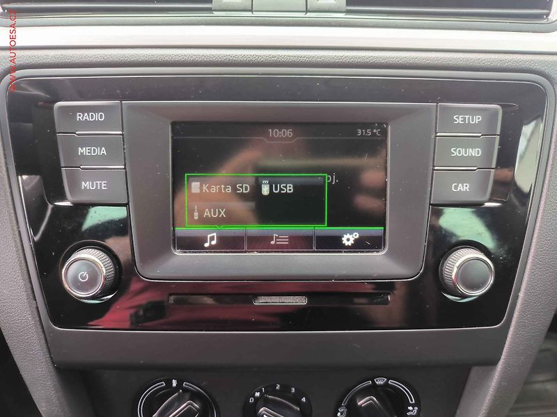 Škoda Rapid (2015) 1.2 TSI, 2.maj,ČR, Klima - fotka 12 z 16