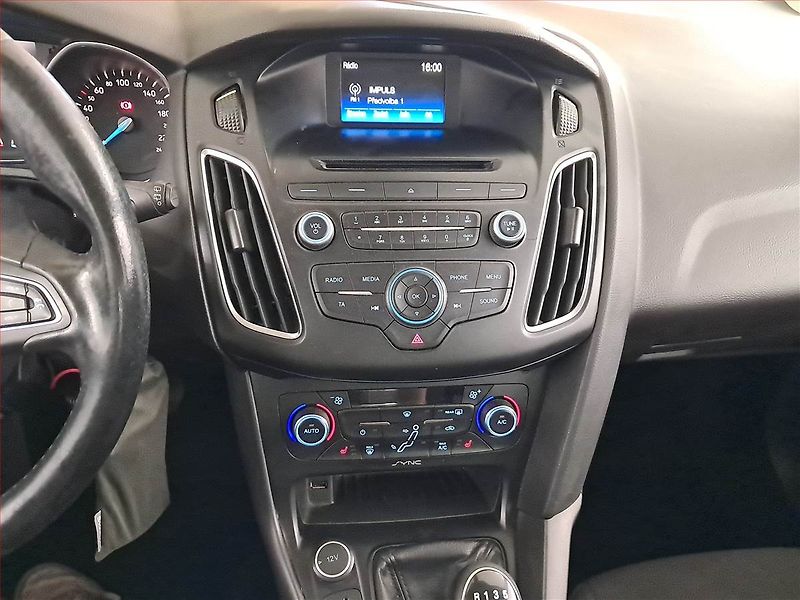 Ford Focus (2017) 1.5 TDCi, Tempomat - fotka 12 z 20